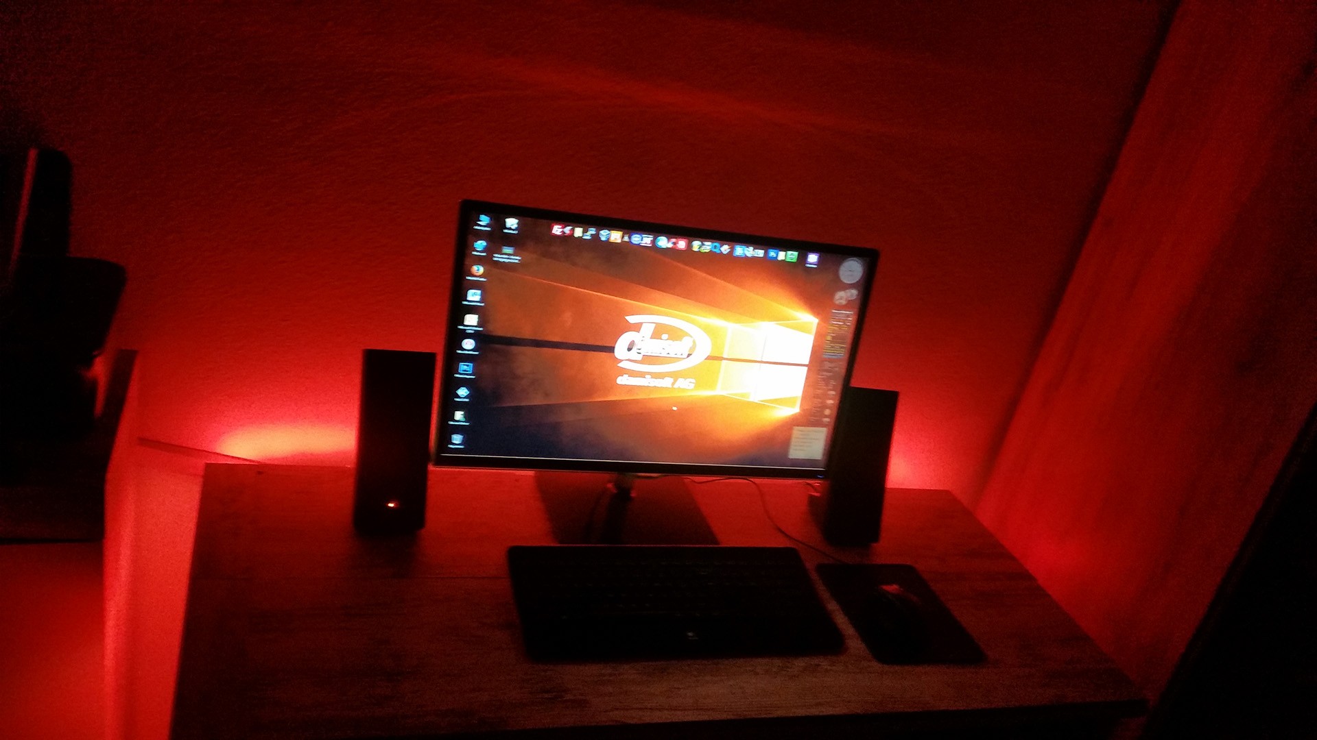 Damisoft Desktop on Work Colors orange HD